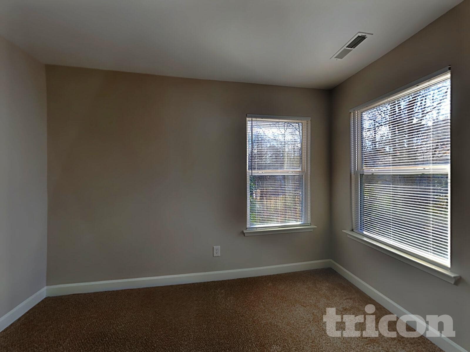 Building Photo - 6405 Lanzerac Manor Dr