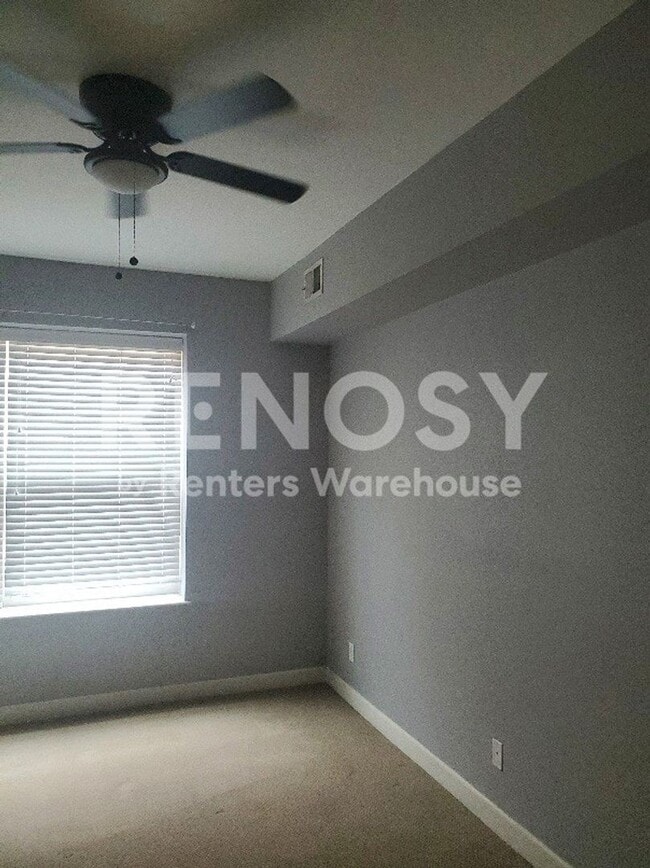 Building Photo - Classically Elegant 1 Bedroom 1 Bath Condo in the Central West End
