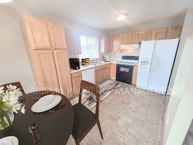 Building Photo - COZY 3 BD, 2 BA HOUSE IN NORTHWEST SIOUX FALLS!