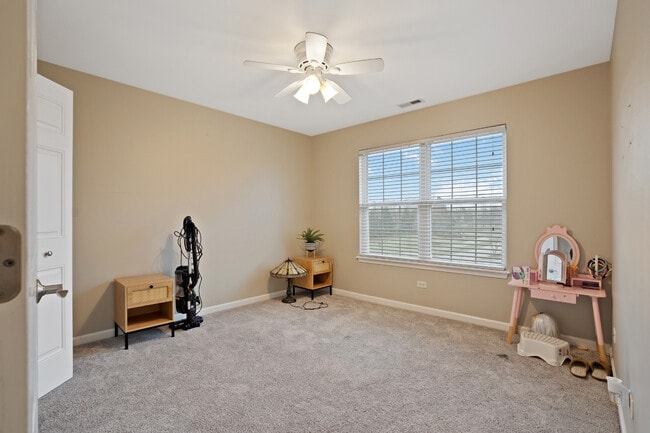 Building Photo - 25947 Campbell Ln
