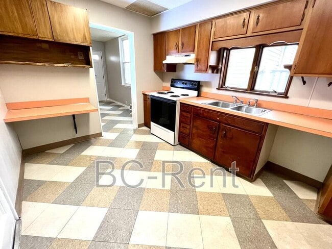 Building Photo - 1124 4th Ave