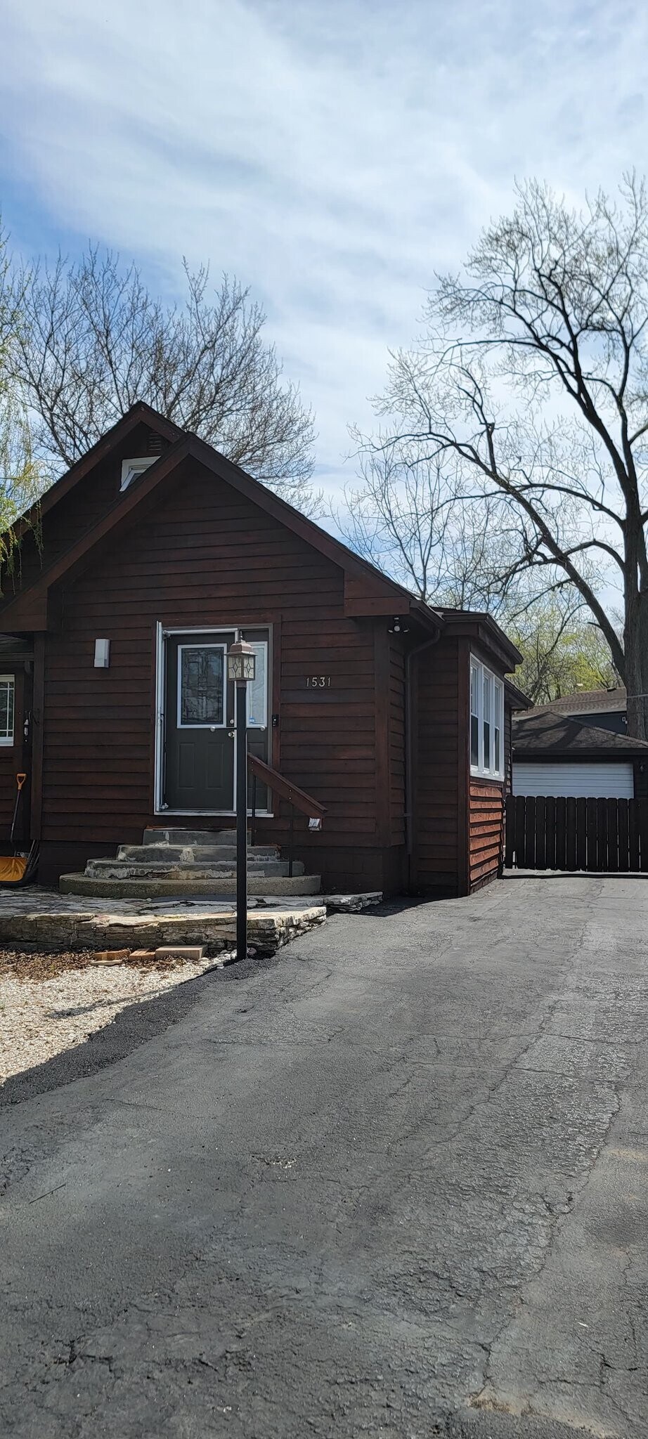 Building Photo - 1531 Walnut Dr