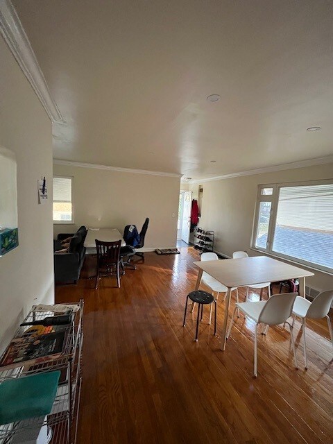 Building Photo - 9 Unger Ln