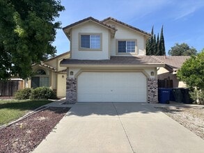 Building Photo - Modesto 4 Bedroom 2.5 Bathroom Home