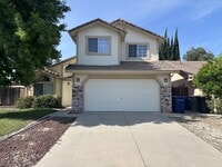 Building Photo - Modesto 4 Bedroom 2.5 Bathroom Home