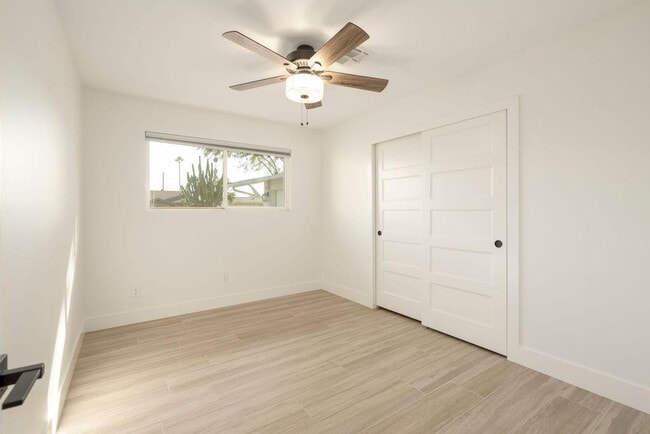 Building Photo - 8656 E Solano Dr