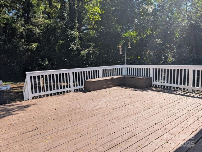 Building Photo - 1418 Briar Creek Rd
