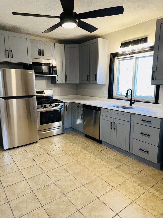 Brand New Kitchen Appliances - 106 Moore St