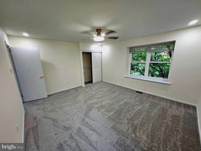 Building Photo - 2 Goshawk Ct