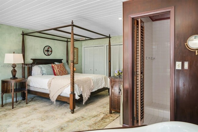 Building Photo - 7975 Biscayne Point Cir