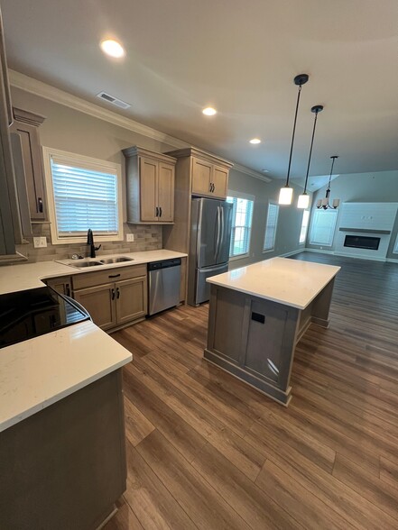 Building Photo - 556 Cumberland Pointe Ln