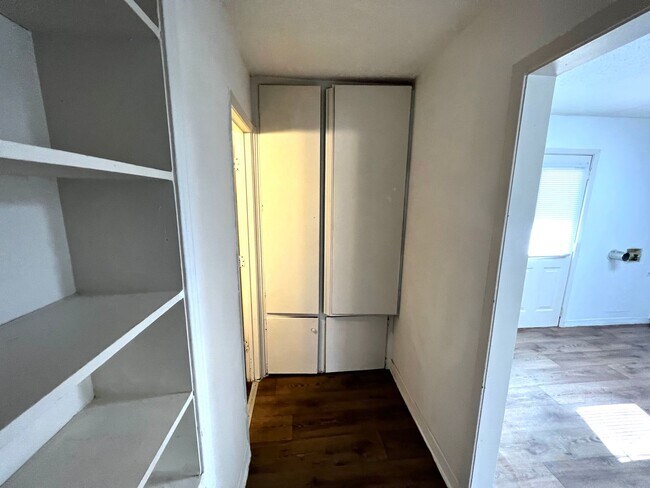 Building Photo - E 9th Duplex 1