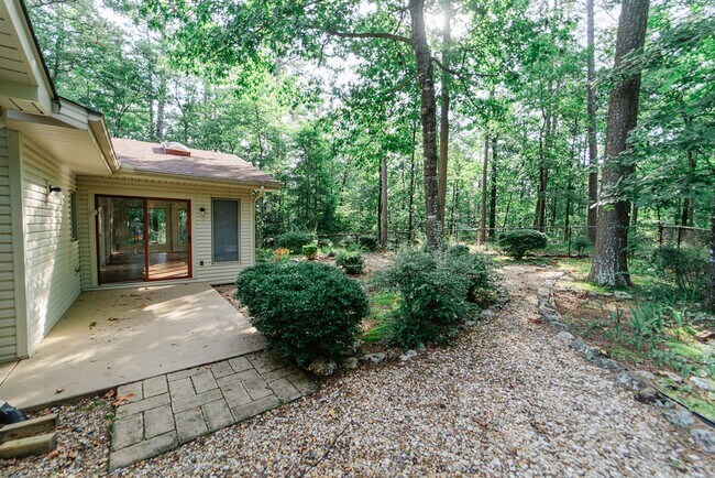 Building Photo - Up to a 2 year lease at this Beautiful 3 bed, 2 bath!!!!