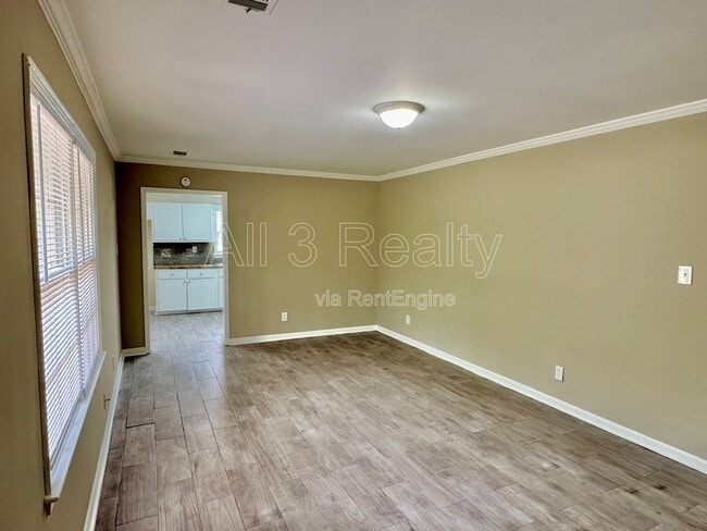 Building Photo - 502 Adler Dr