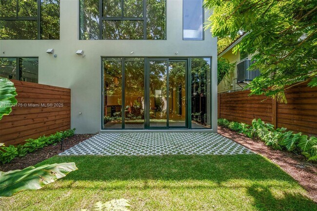 Building Photo - 3270 Gifford Ln