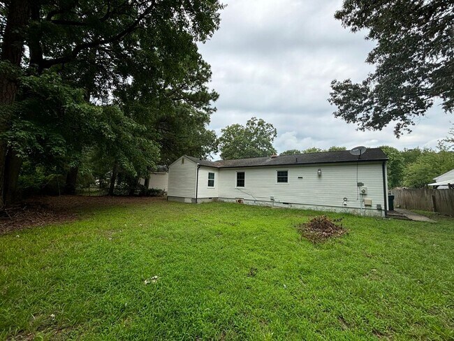 Building Photo - 163 Alva Cir