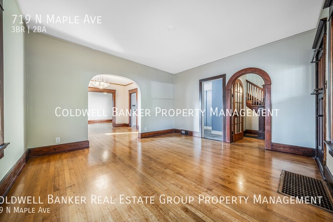 Building Photo - 719 N Maple Ave