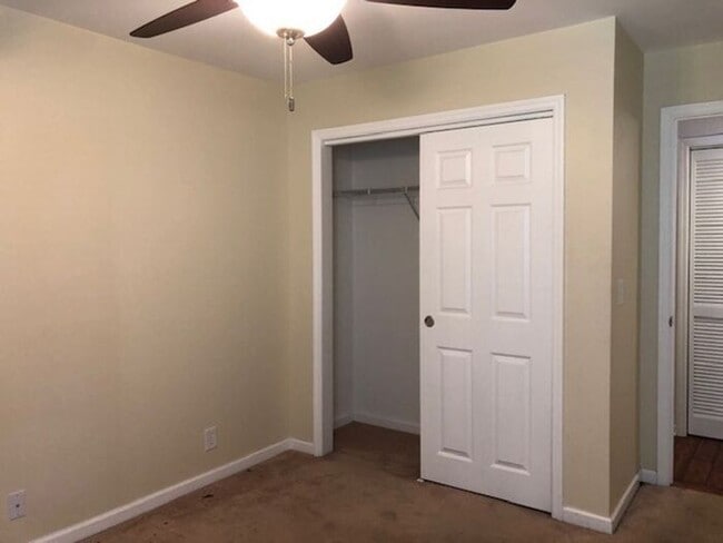 Building Photo - Nice 2 bedroom 2 bath one-level condo