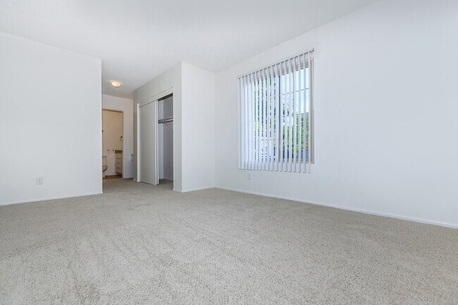 Building Photo - The Monrovia Apartment Homes