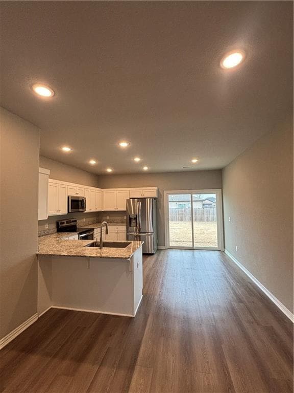 Building Photo - 321 Grove Ln