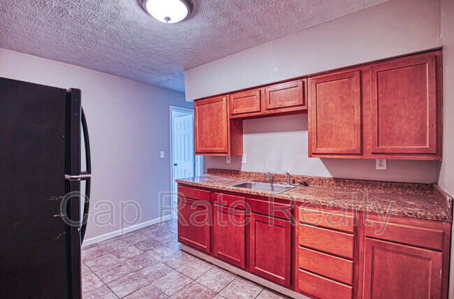 Building Photo - 1143 Duxberry Ave