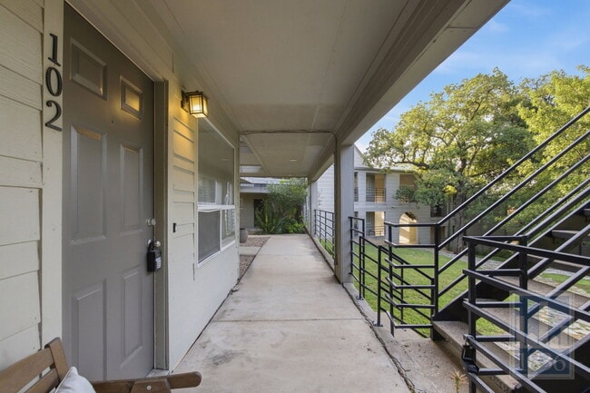 Building Photo - 1514 Parker Ln