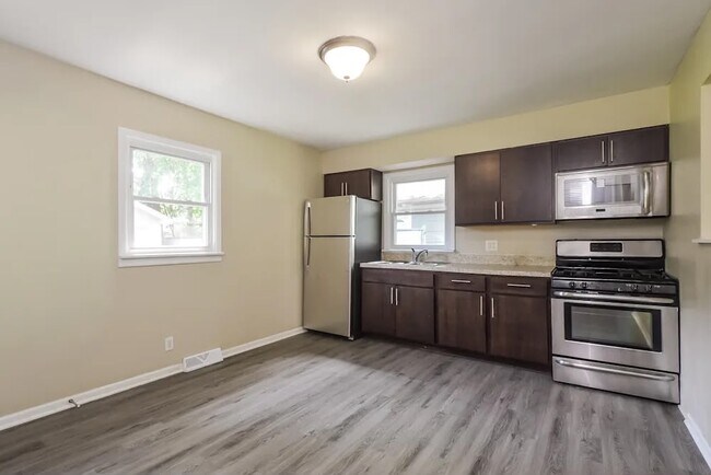 Building Photo - 16019 Laramie Ave
