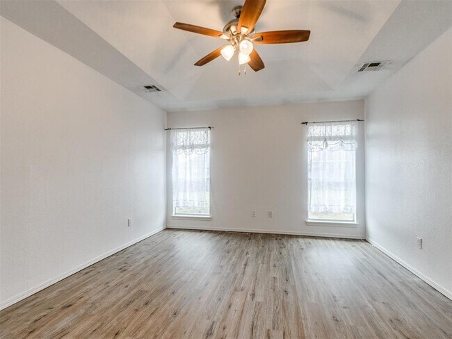 Building Photo - 1717 Foxfire Rd