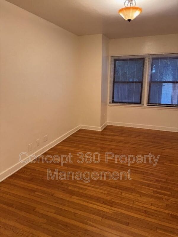 Building Photo - 2729 E De Soto St