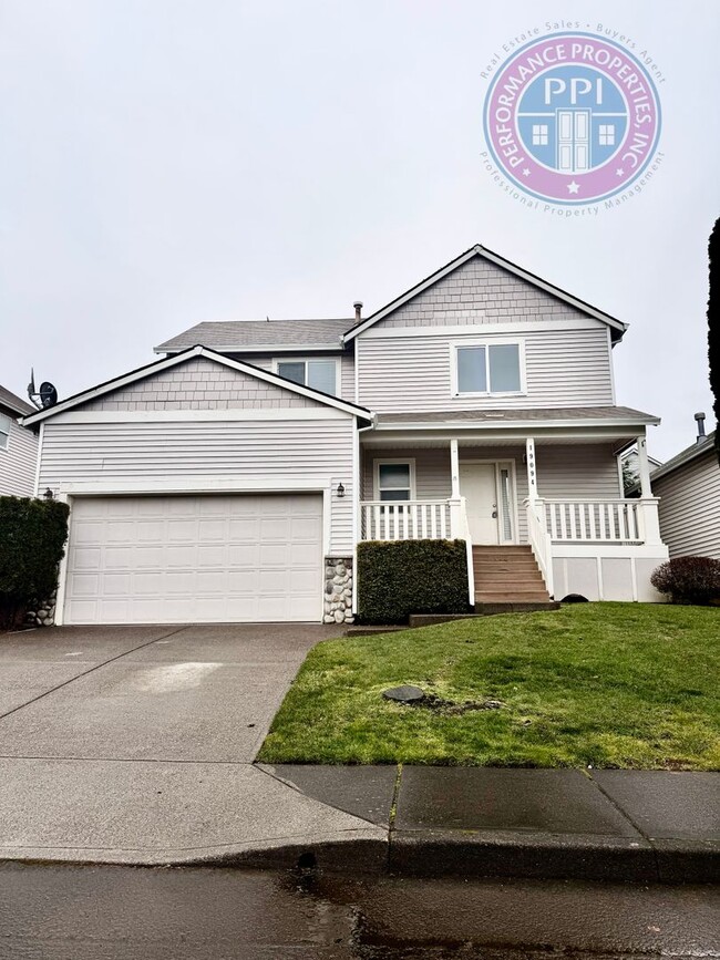 Building Photo - Two Level Cascadia Village Home with  Large Fenced Backyard ! Pet Welcome