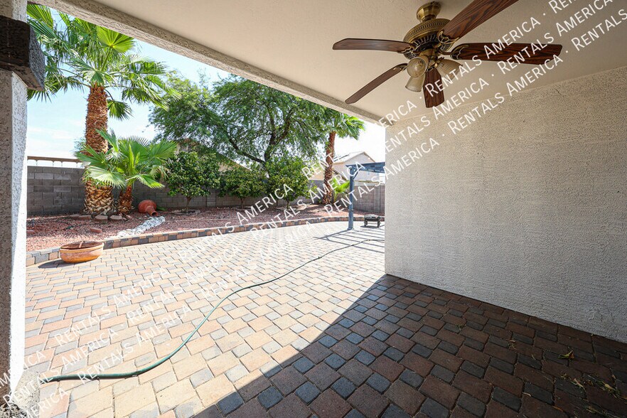 Building Photo - 15428 W Mauna Loa Ln