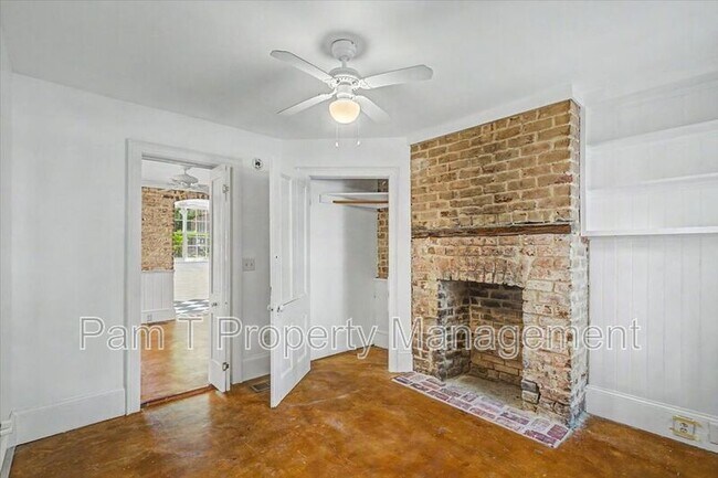 Building Photo - 521 E Harris St