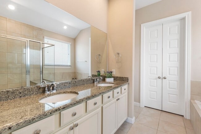 Building Photo - 18115 Westward Dale Dr