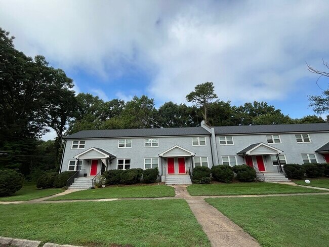 Building Photo - Adorable 2 Bed 1 Bath Available NOW!