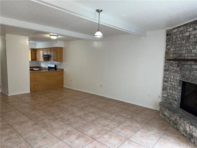Building Photo - 59 Carriage Ln