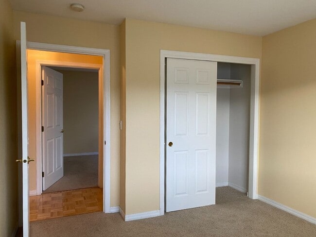 Building Photo - Ground Level River View Condo