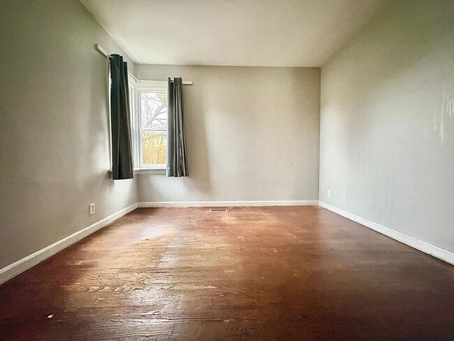 Building Photo - 3013 S Michigan St