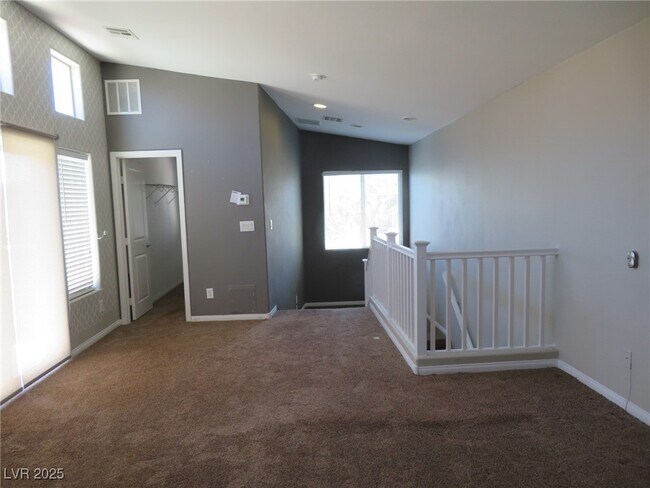 Building Photo - 9342 Autumn View Ave