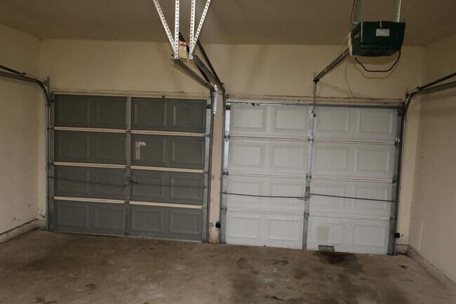 Building Photo - 5022 E Newpark Dr