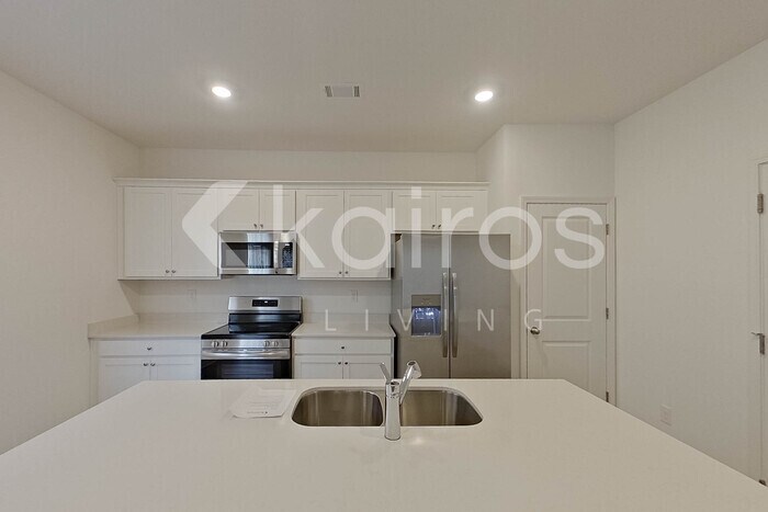 Building Photo - 208 Birch Ave