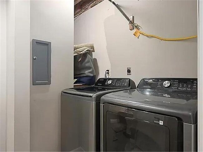 Building Photo - 1068 122nd Ave NW