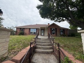 Building Photo - 4909 Van Ness St