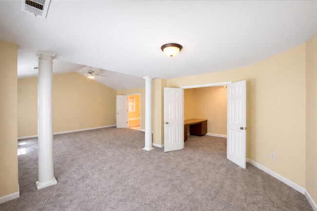 Building Photo - Clean 5 Bedroom Collins Hill Home with First Floor Suite and Oversized Master