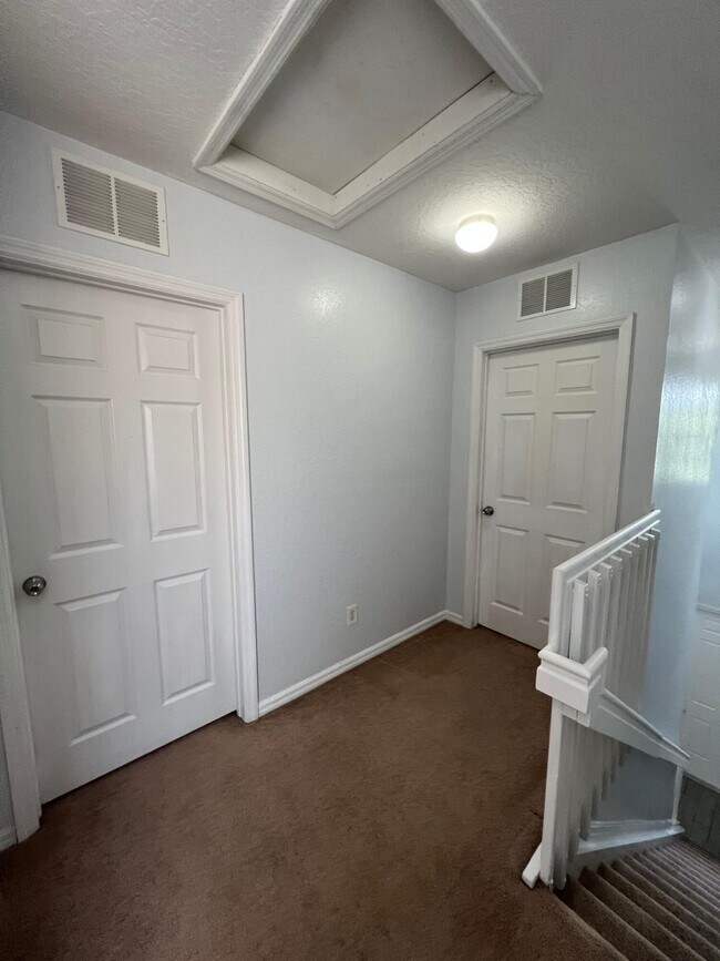 Building Photo - 2155 SE Bell Isle Dr