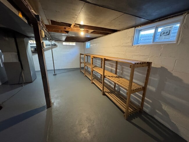 Building Photo - Updated 1-Bedroom Home with Garage!