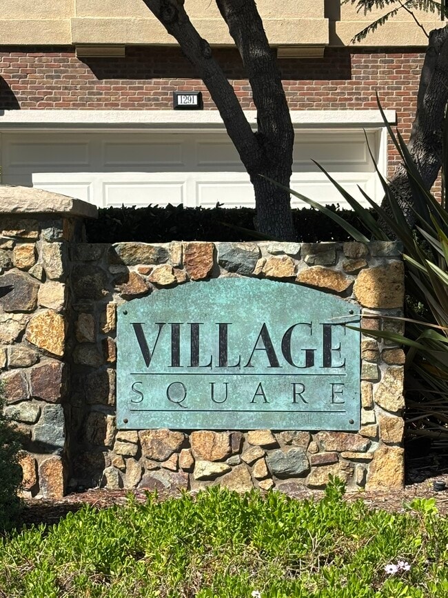 Building Photo - 1267 Elfin Forest Rd E