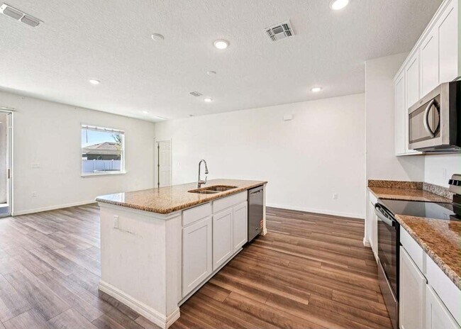 Building Photo - 4126 Birchwood Dr