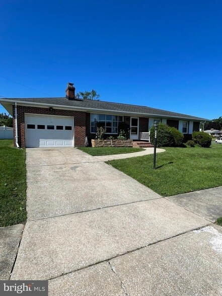 Building Photo - 624 Gayle Dr