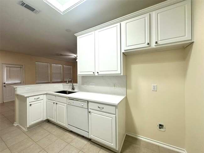 Building Photo - 254 Liriope Ct