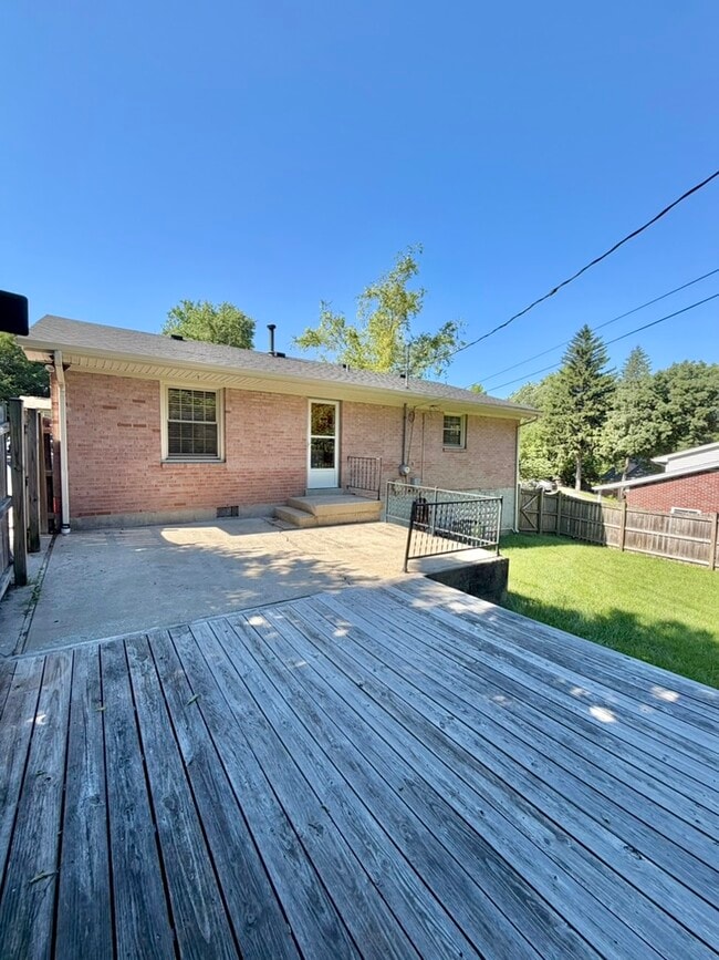 Building Photo - 3339 Sutherland Dr